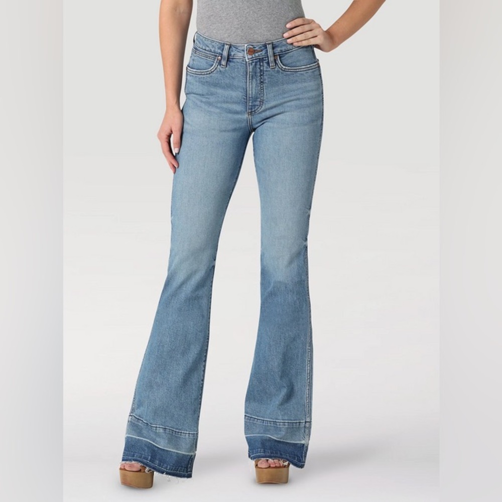 NWT Wrangler Retro Women's Premium High Rise Released Hem Trouser Jean in Wilma